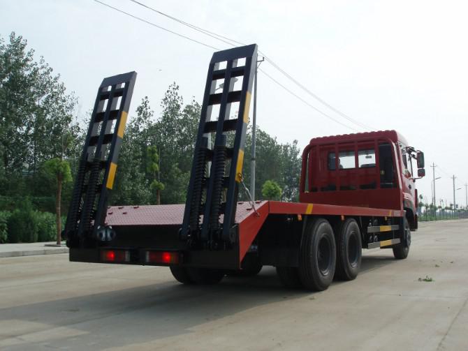 東風(fēng)特商平板運(yùn)輸車 東風(fēng)特商平板運(yùn)輸車