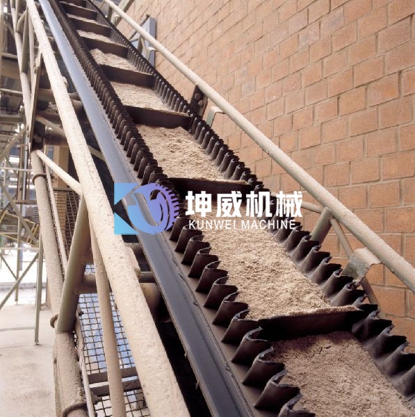 high-angle-belt-conveyor-1536742468-4292128