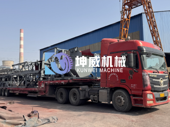 山西大傾角皮帶機(jī)發(fā)貨現(xiàn)場